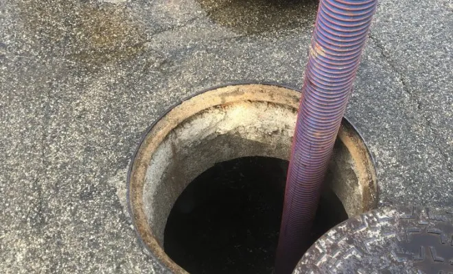 Pompage nettoyage d 'un déversoir d'orage pour travaux à Saint Just Chaleyssin, Vaulx-Milieu, JP ASSAINISSEMENT