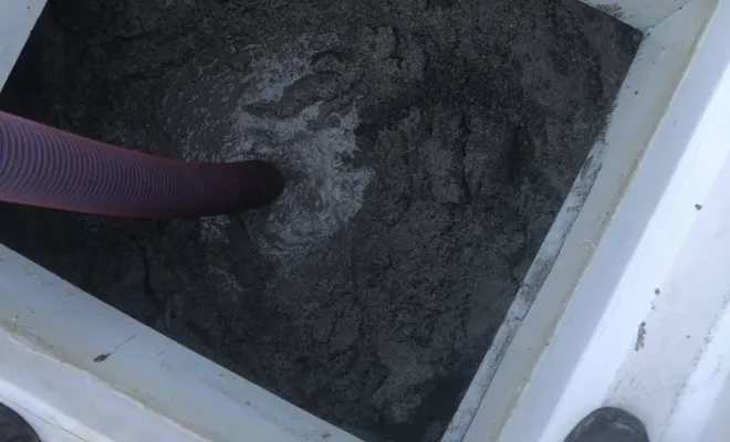 Pompage et nettoyage hp d'une cuve à saumure à Villefontaine, Vaulx-Milieu, JP ASSAINISSEMENT