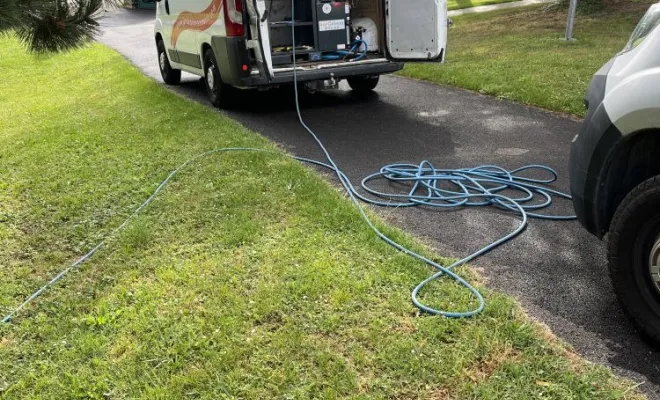 Rinçage de canalisation avec mini hydro avant réparation de canalisation à Saint Georges d'Espéranche, Vaulx-Milieu, JP ASSAINISSEMENT