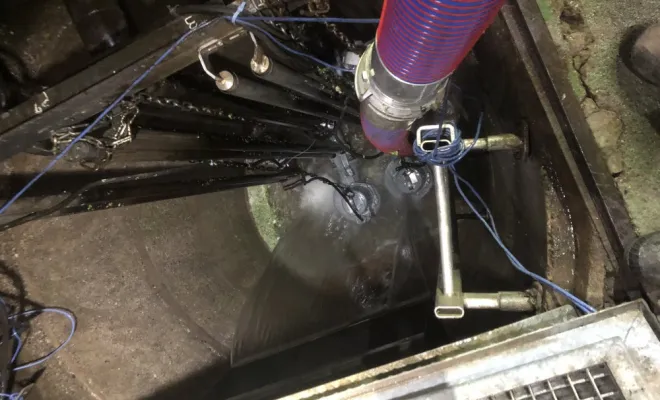 Vidange d'une fosse de relevage dans un lotissement à L'Isle-D'Abeau, Vaulx-Milieu, JP ASSAINISSEMENT