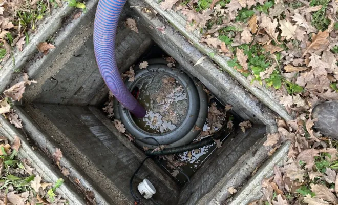 Vidange d'une fosse de relevage pour remplacement de la pompe à Ruy, Vaulx-Milieu, JP ASSAINISSEMENT