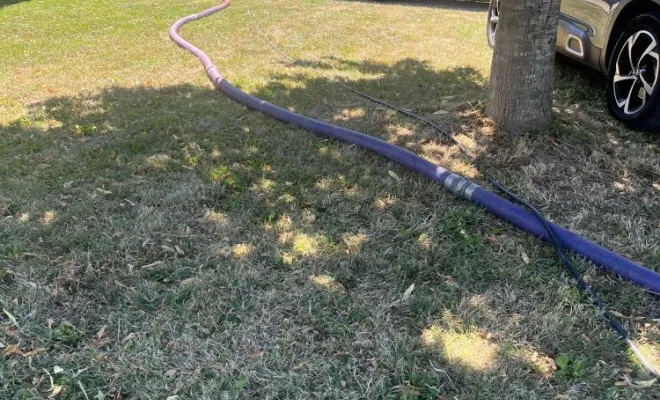 Vidange d'une fosse toutes eaux pour entretien à Diemoz, Vaulx-Milieu, JP ASSAINISSEMENT