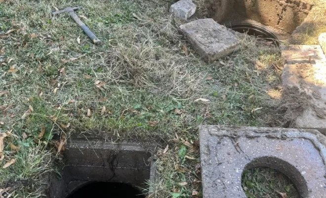 Vidange d'une fosse toutes eaux pour entretien à Diemoz, Vaulx-Milieu, JP ASSAINISSEMENT