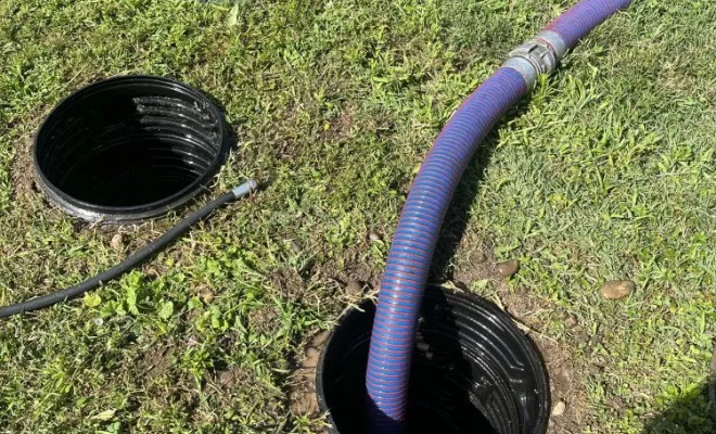 Vidange d'une fosse toutes eaux pour entretien à Saint Chef, Vaulx-Milieu, JP ASSAINISSEMENT