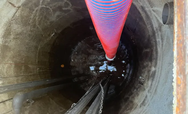 Vidange et entretien d'une fosse de relevage sur une aire autoroutière à Mionnay, Vaulx-Milieu, JP ASSAINISSEMENT