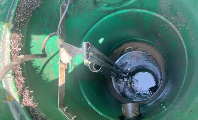 Vidange fosse de relevage chez un particulier pompe bloquer à Frontonas, Vaulx-Milieu, JP ASSAINISSEMENT