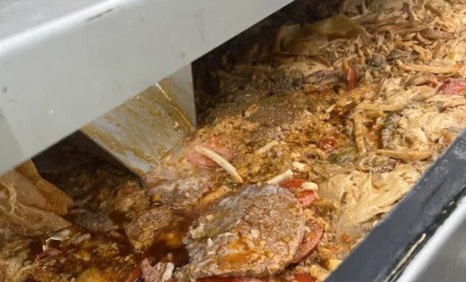 Vidange et nettoyage d'un bac à graisse amovible à Chaponnay, Vaulx-Milieu, JP ASSAINISSEMENT