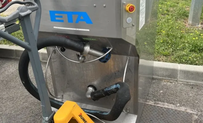 Vidange et nettoyage d'un bac à graisse amovible à Chaponnay, Vaulx-Milieu, JP ASSAINISSEMENT