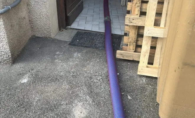 Vidange et nettoyage d'un bac à graisse d'une boulangerie à Biol, Vaulx-Milieu, JP ASSAINISSEMENT