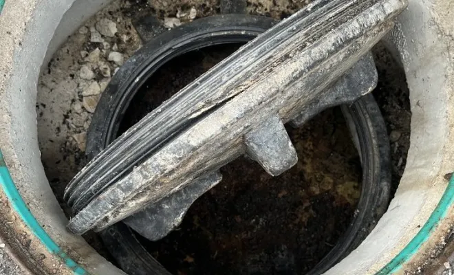 Vidange et nettoyage d'un bac à graisse de restaurant à Saint Georges D'esperanche, Vaulx-Milieu, JP ASSAINISSEMENT