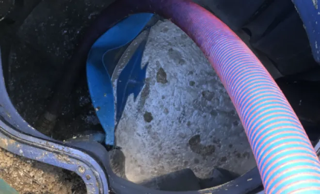 Vidange et nettoyage d'un bac à graisse restaurant à Bourgoin Jallieu, Vaulx-Milieu, JP ASSAINISSEMENT