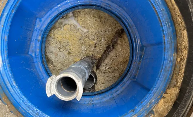 Vidange et nettoyage d'un bacs à graisse de groupe scolaire à Maubec, Vaulx-Milieu, JP ASSAINISSEMENT