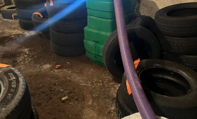 Vidange et nettoyage d'une fosse de relevage pour entretien dans une entreprise à Bourgoin Jallieu, Vaulx-Milieu, JP ASSAINISSEMENT