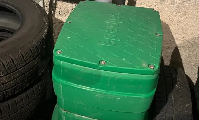 Vidange et nettoyage d'une fosse de relevage pour entretien dans une entreprise à Bourgoin Jallieu, Vaulx-Milieu, JP ASSAINISSEMENT