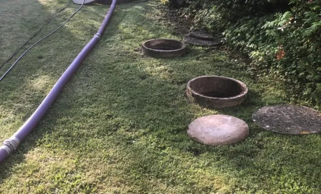 Vidange et nettoyage d une fosse toutes eaux à Chatonnay, Vaulx-Milieu, JP ASSAINISSEMENT