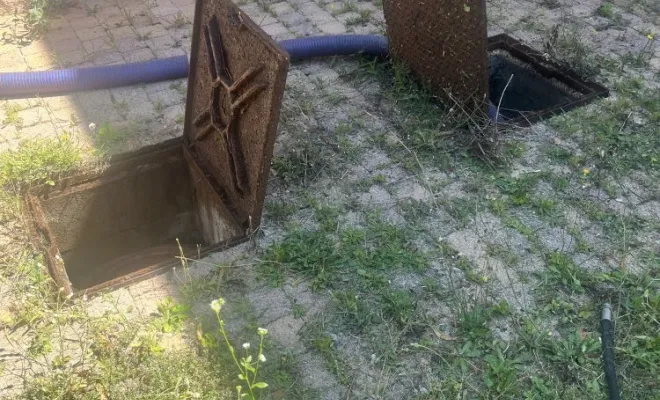 Vidange et nettoyage d'une fosse toutes eaux pour entretien à Courtenay, Vaulx-Milieu, JP ASSAINISSEMENT