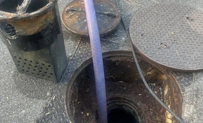 Vidange et nettoyage d'une fosse toutes eaux pour entretien à Estrablin, Vaulx-Milieu, JP ASSAINISSEMENT