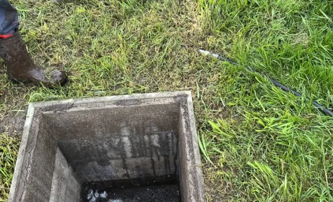 Vidange et nettoyage d'une fosse toutes eaux pour entretien à Oytier Saint Oblas, Vaulx-Milieu, JP ASSAINISSEMENT