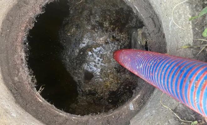 Vidange et nettoyage d'une fosse toutes eaux pour entretien à Salagnon, Vaulx-Milieu, JP ASSAINISSEMENT