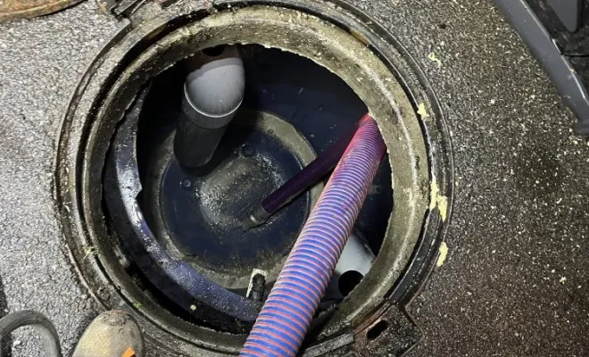 Vidange et nettoyage de deux bac à graisse de restaurant pour entretien à Bourgoin Jallieu, Vaulx-Milieu, JP ASSAINISSEMENT