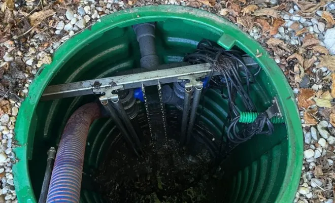 Vidange et nettoyage de deux fosses de relevage pour entretien et vérification de fonctionnement à Montalieu, Vaulx-Milieu, JP ASSAINISSEMENT