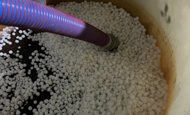 Vidange et nettoyage de filtre adoucisseur et bac à sel dans une entreprise à Chambéry, Vaulx-Milieu, JP ASSAINISSEMENT