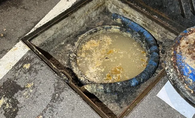 Vidange et nettoyage haute pression avec curage du réseau pour entretien dans une boulangerie à La Verpillière., Vaulx-Milieu, JP ASSAINISSEMENT